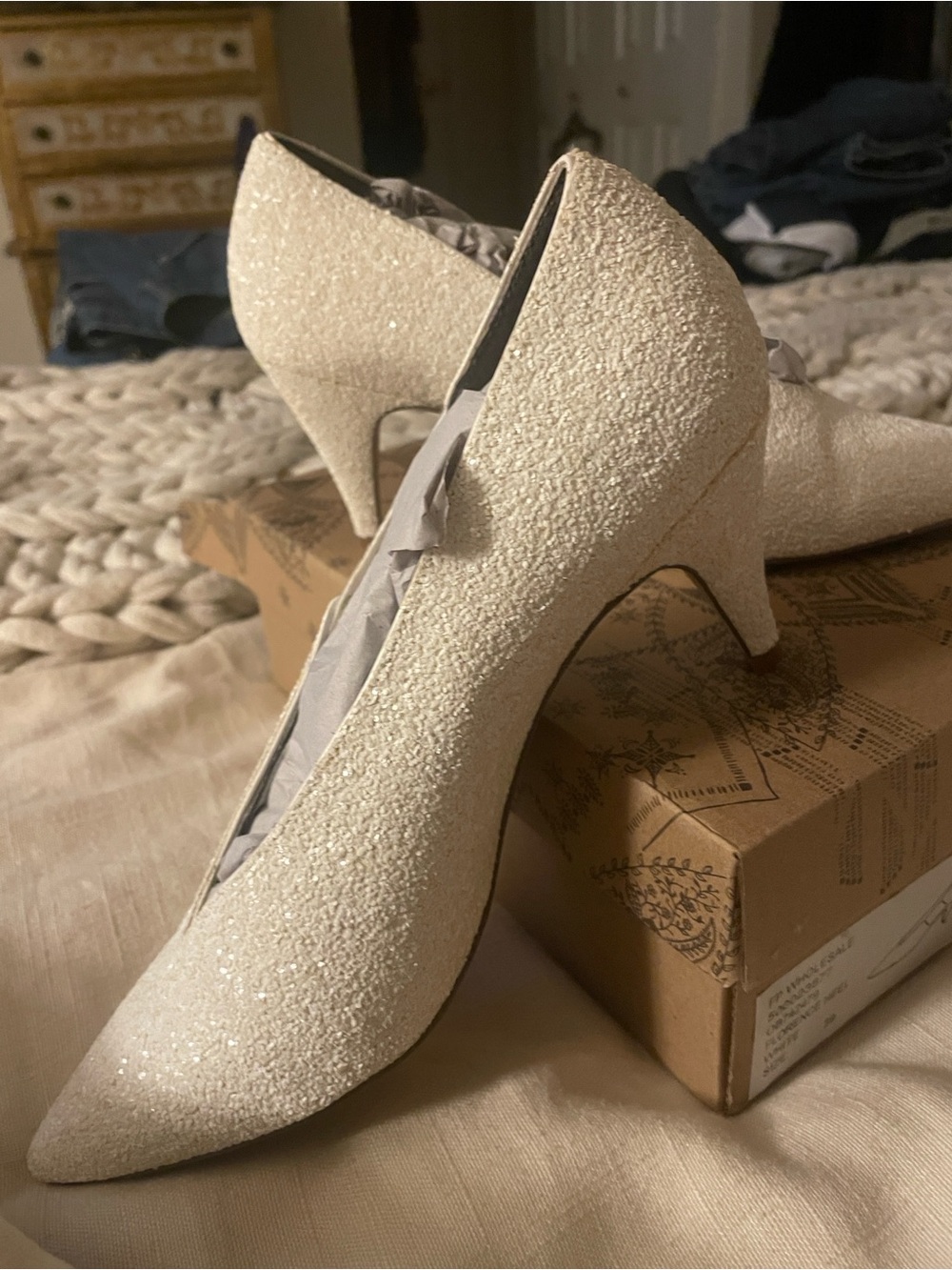 Free People Pointed Heel Pumps in white Glitter , Perfect BRIDAL shoe